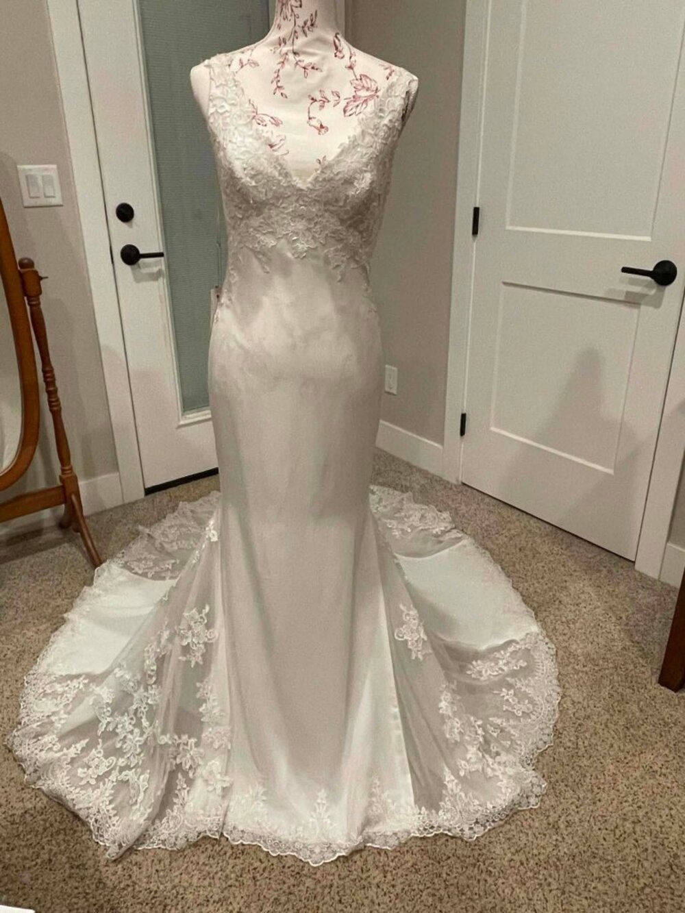 Casablanca 2186. Fit & Flare. Size 6. Please read the description.